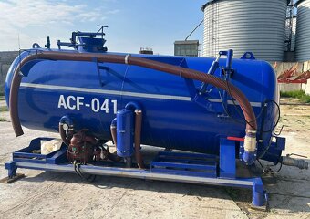 MB Axor 4x4 E3 a MB Axor 4x2 E4 s cisternou 8,3 m3 - 6