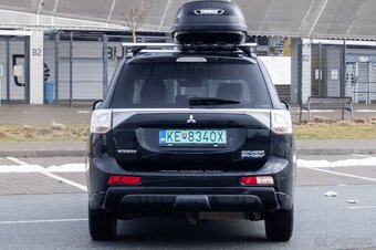 Mitsubishi Outlander 2.0 PHEV 4WD (2013) - 6
