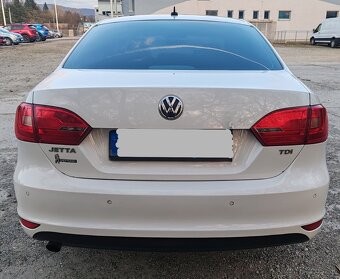 VOLKSWAGEN JETTA 1,6TDI - 6