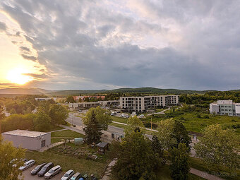 4 izb. KVP, Húskova, OV, 7p., 94m2, 2x LO, rekonšt. výťah - 6