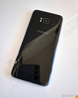 Predám Samsung Galaxy S8 čierny s ochranným krytom - 6