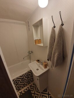 Skalica-Na Prenájom-Zariadená Garsónka s Balkónom-400€ - 6