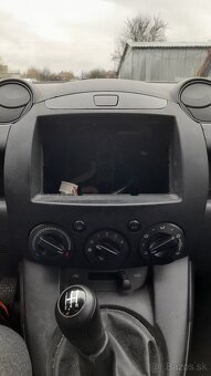 2din rámik stredového panela - MAZDA 2 - 6