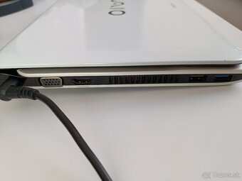 Sony Vaio SVE111A11M - 6