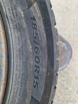Predam ZIMNE penumatiky na disku 185 60 R15 - 6