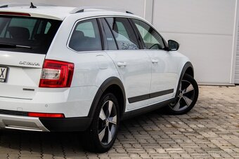 ŠKODA OCTAVIA COMBI SCOUT 4X4 AUTOMAT 2.0 TDI DSG ,2.Majiteľ - 6