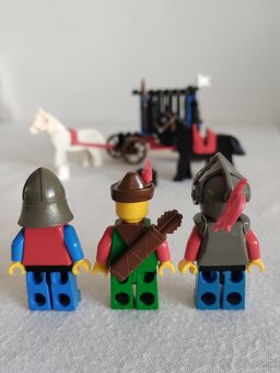 LEGO Castle 6042 Dungeon Hunters - 6