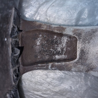 Hliníkové disky 5x114,3 R16 7J ET38 - 6