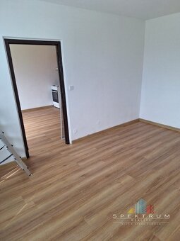 SPEKTRUM REALITY- Na Predaj 1-izbový byt, 37 m2, okres Žiar - 6