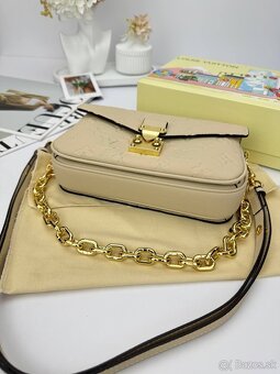 Elegantná dámska kabelka v štýle Metis East West Beige - 6