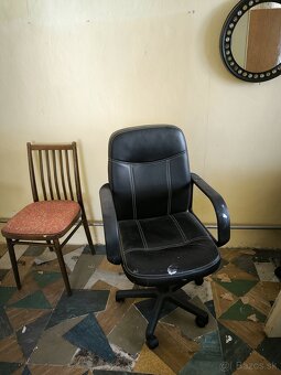 Darujem za odvoz staré skrine - 6