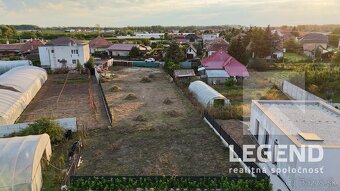 Stavebný pozemok Nesvady, 1.234 m2, tichá ulička, garáž - 6