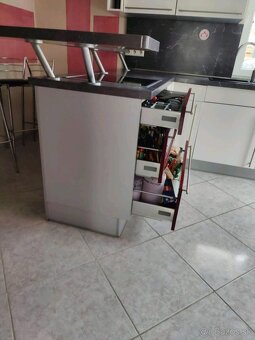 Moderní kuchyňská linka Nobilia, včetně spotřebičů, 3905 - 6