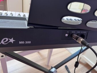 Predám set pre začínajúceho klaviristu. - 6