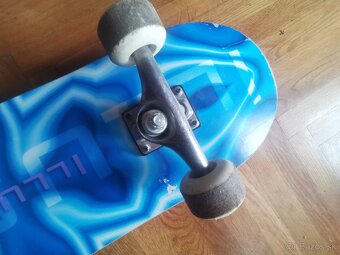 Predám skateboard, 2 ks - 6