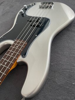 Precision bass SQUIER - 6