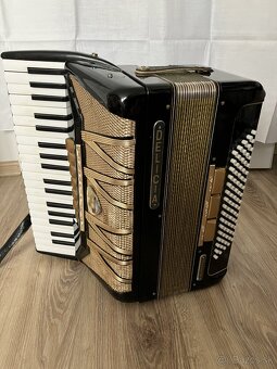 Akordeón Delicia Lignatone Melodia VIII - 6