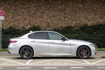 Alfa Romeo Giulia 2.0 GME AT - 6