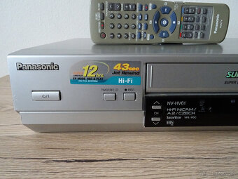 Špičkový videorekordér PANASONIC NV-HV61, 6 hlav,Hifi Stereo - 6