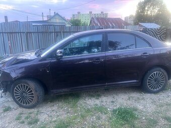 Predám Toyota avensis - 6