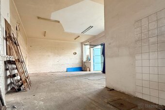 Skladový priestor na prenájom 260 m² pri polyfunkčnom centre - 6