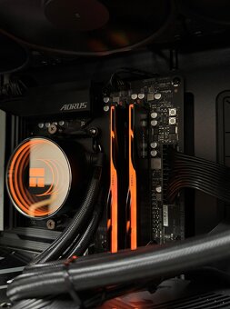 Ryzen 7 9800X3D\32GB\RX 9700XT\SSD\850W Zdroj - 6