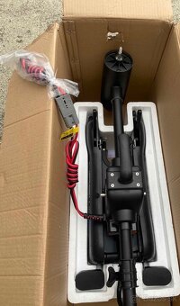 Haswing Elektromotor 55LB na dialkové ovládanie s GPS 12V - 6