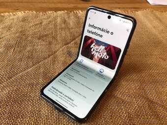 Motorola Moto RAZR 2024 8GB/256GB - 6