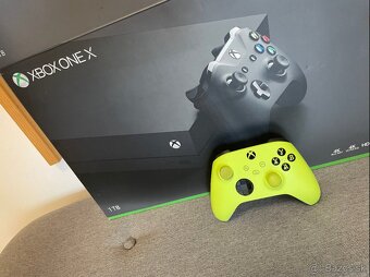 5 HIER + XBOX ONE X 4K + NOVÝ OVLÁDAČ + NABÍJAČKA NA BATERKY - 6