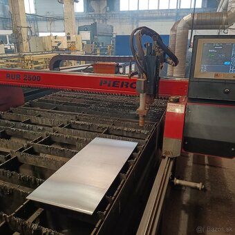 Plazmový rezací stroj PIERCE RUR 2500 P - 6