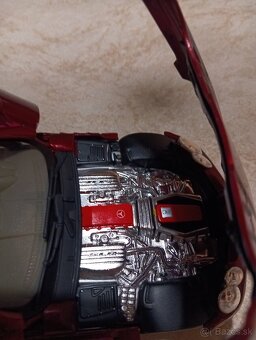Predám Mercedes SLR McLaren 1:18 - 6
