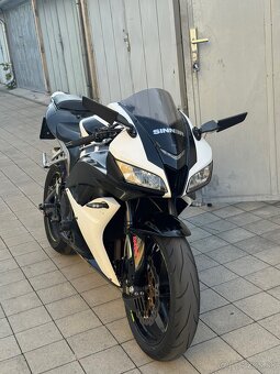 Honda CBR 600 RR 2009 - 6
