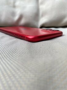 Predám iPhone 11 Product Red 64GB - 6