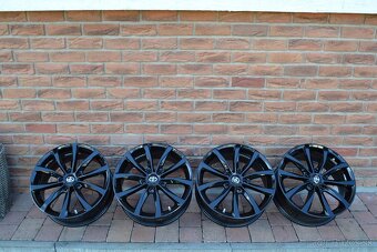 5x114,3 R17 Hlinikove disky Na Toyotu Auris - 6