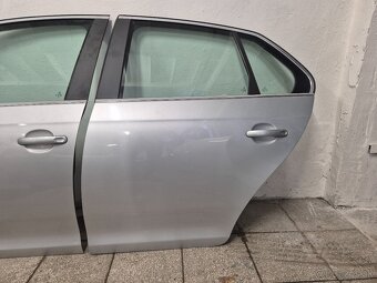 Predám bočné dvere pre Volkswagen Golf 5 V Jetta mk5 - 6