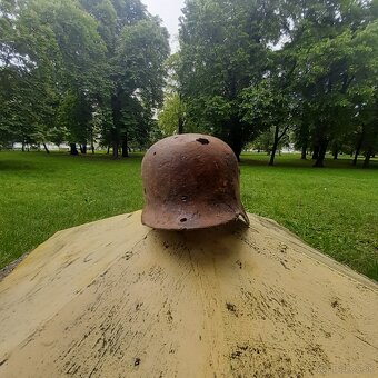 Nemecká prilba 1944 - 6