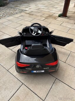 Elektrické autíčko Mercedes-Benz CLS 350 čierne - 6