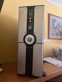 Počítač značky Aorus - 6