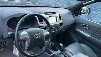 Toyota Hilux 3.0 D-4D 126Kw 4x4 A/T 5 - 6