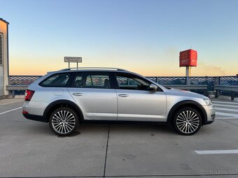 Škoda Octavia Scout - 6