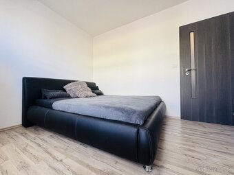 Na predaj: priestranný 3-izbový byt s terasou v obľúbene - 6