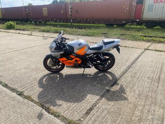 Honda CBR 600F4i - 6
