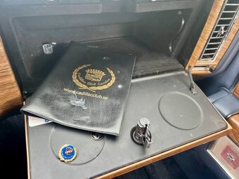 Cadillac Coupe DeVille d’Elegance (modelový rok 1983) - 6