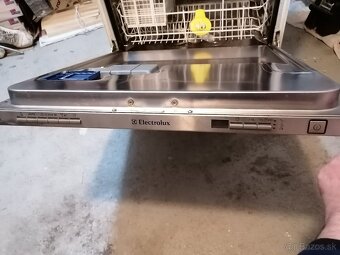 umývačka riadu Elektrolux 60 cm vstavaná - 6