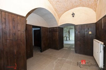 EXKLUZÍVNA HISTORICKÁ NEHNUTEĽNOSŤ V CENTRE BREZNA - 6