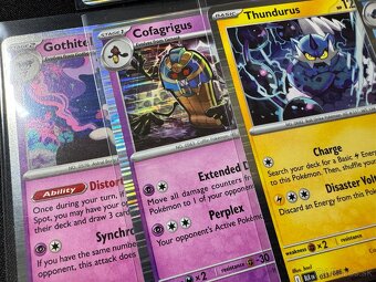 Pokemón PREM. balík A: 100ks kariet v obaloch s EX a darček - 6