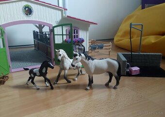 Schleich stajňa pre kone a umývarka - 6