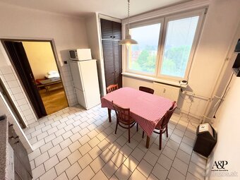 NA PREDAJ 3 IZB. BYT S LOGGIOU, 76M2, ROBOTNÍCKA UL., SENICA - 6