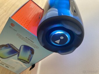 Nový JBL PULSE 5 - 6