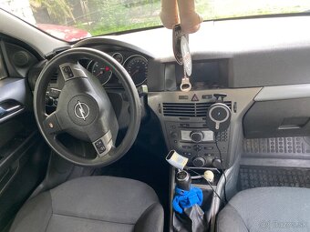 Opel astra H cupe - 6